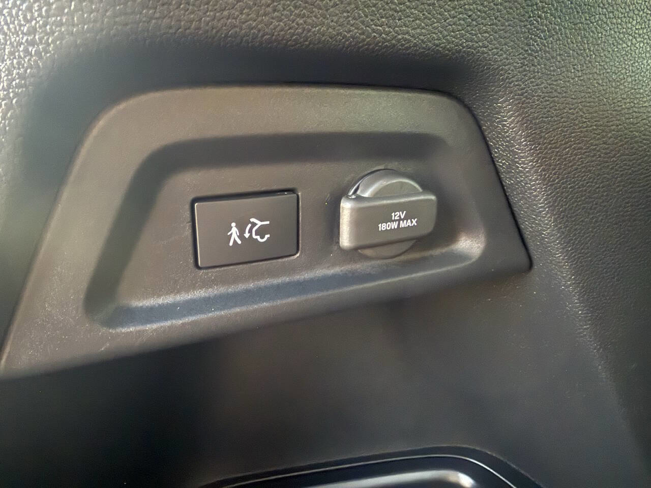 Used 2025 Honda Pilot Black Edition image 24