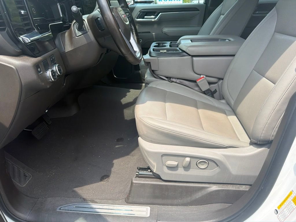 Used 2025 GMC Sierra 1500 SLT RWD image 3