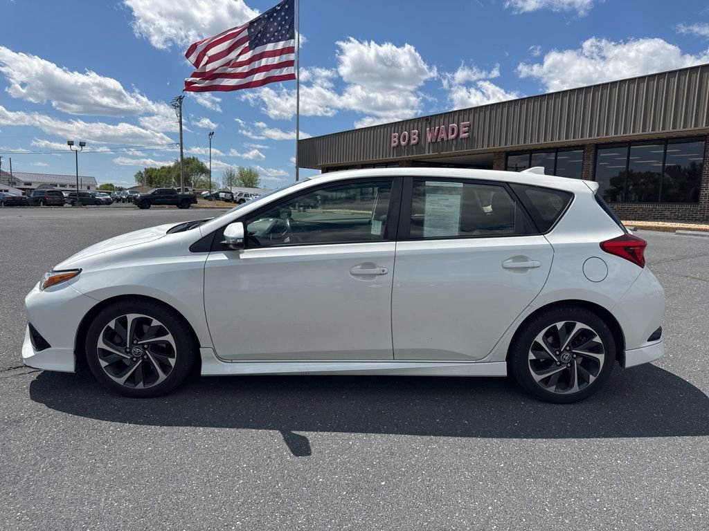 Used 2017 Toyota Corolla iM FWD image 2