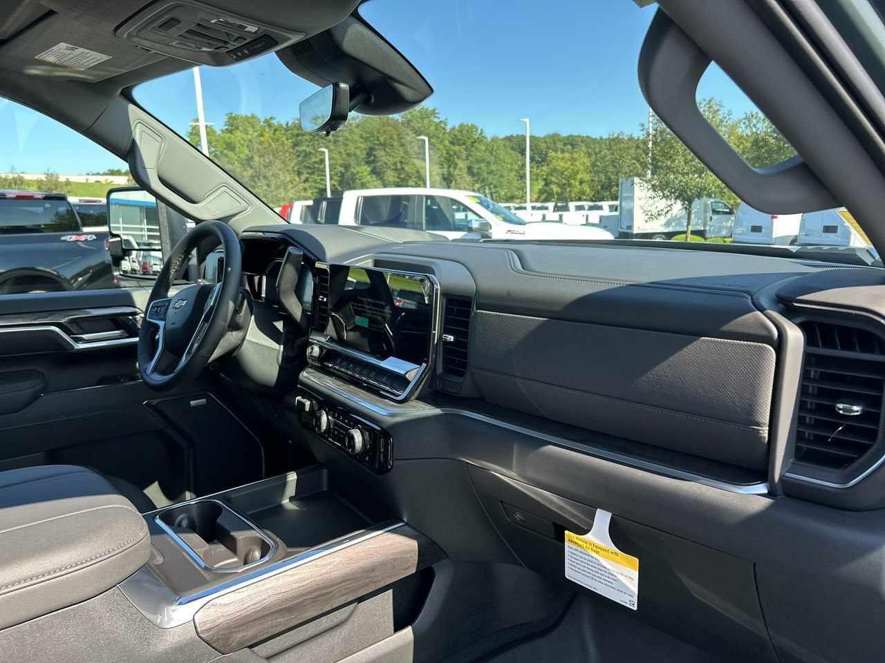 New 2026 Chevrolet Silverado 3500 LTZ w/ LTZ Premium Package AWD/4WD image 17