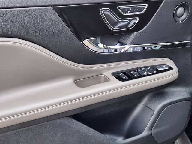 New 2025 Lincoln Corsair Reserve w/ Equipment Group 202A AWD/4WD image 9