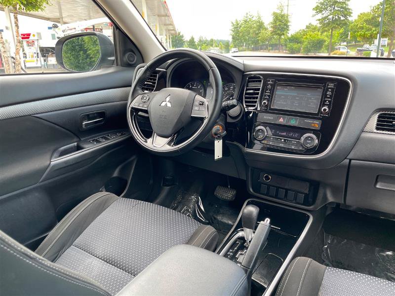 Used 2017 Mitsubishi Outlander ES AWD/4WD image 63