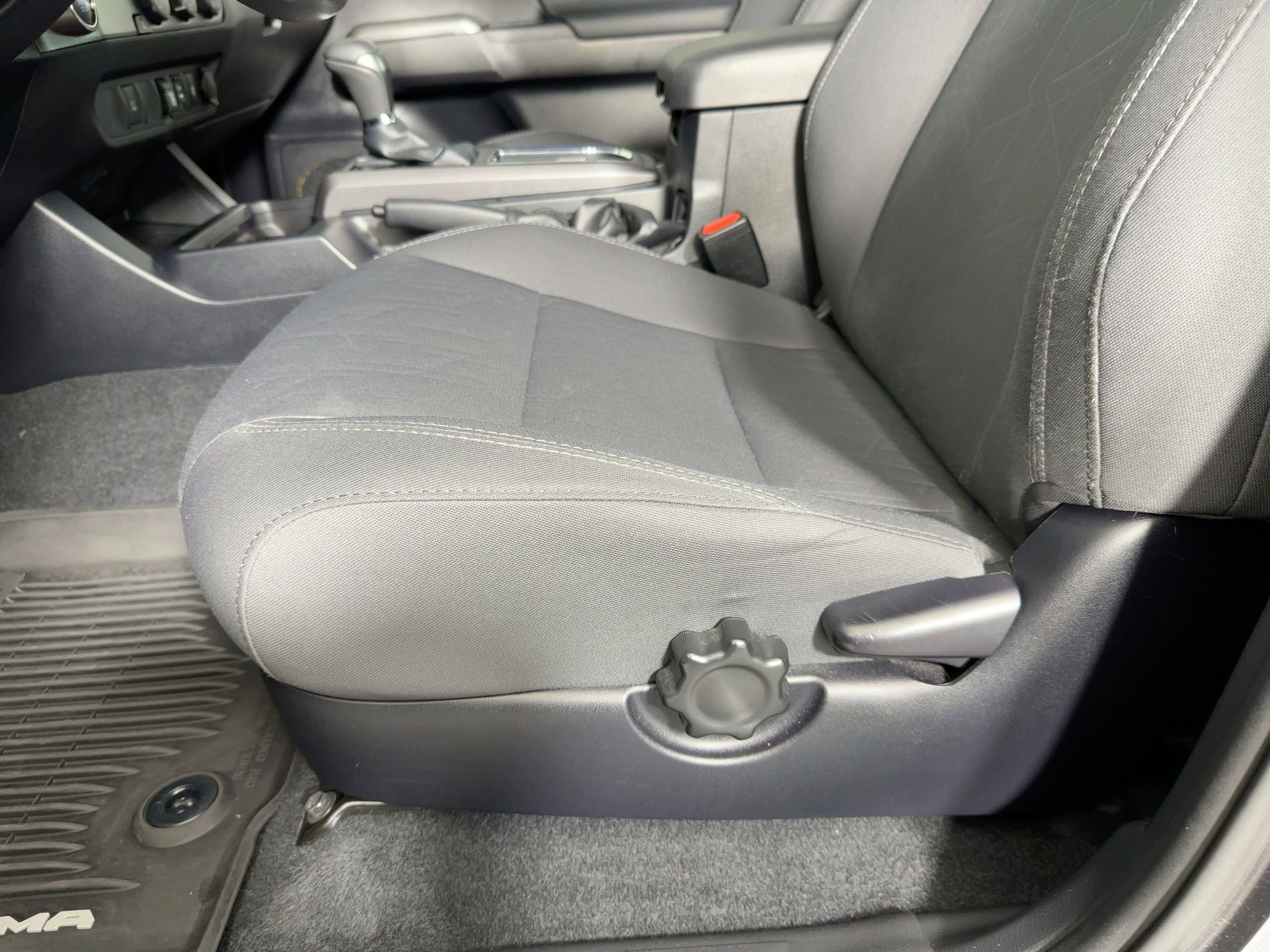 Used 2019 Toyota Tacoma TRD Sport image 11