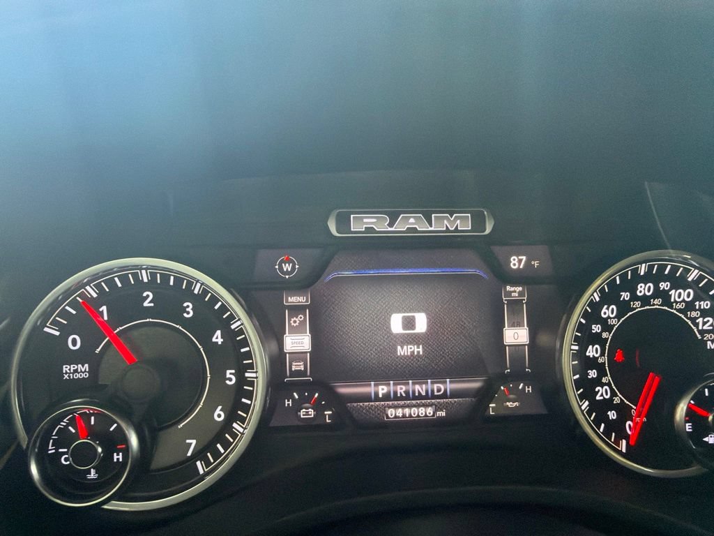 Used 2022 RAM 1500 Laramie AWD/4WD image 16