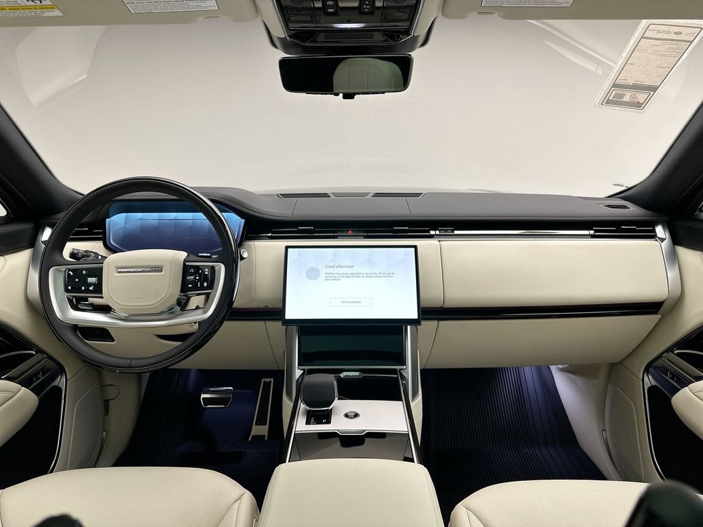 Used 2025 Land Rover Range Rover SE AWD/4WD image 7