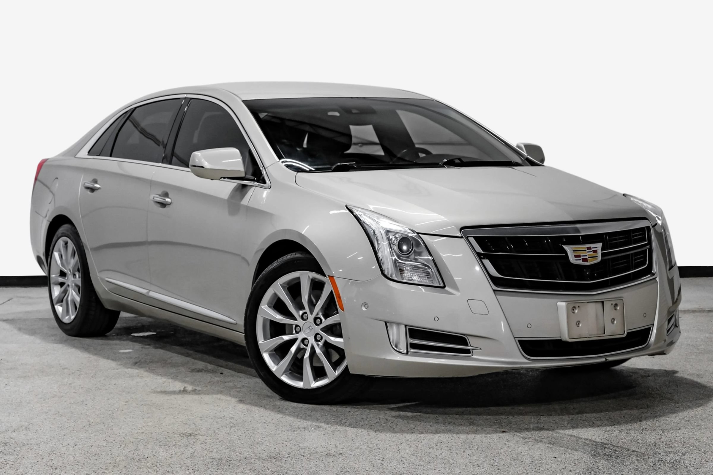 Used 2016 Cadillac XTS Luxury w/ Driver Awareness Package FWD image 4