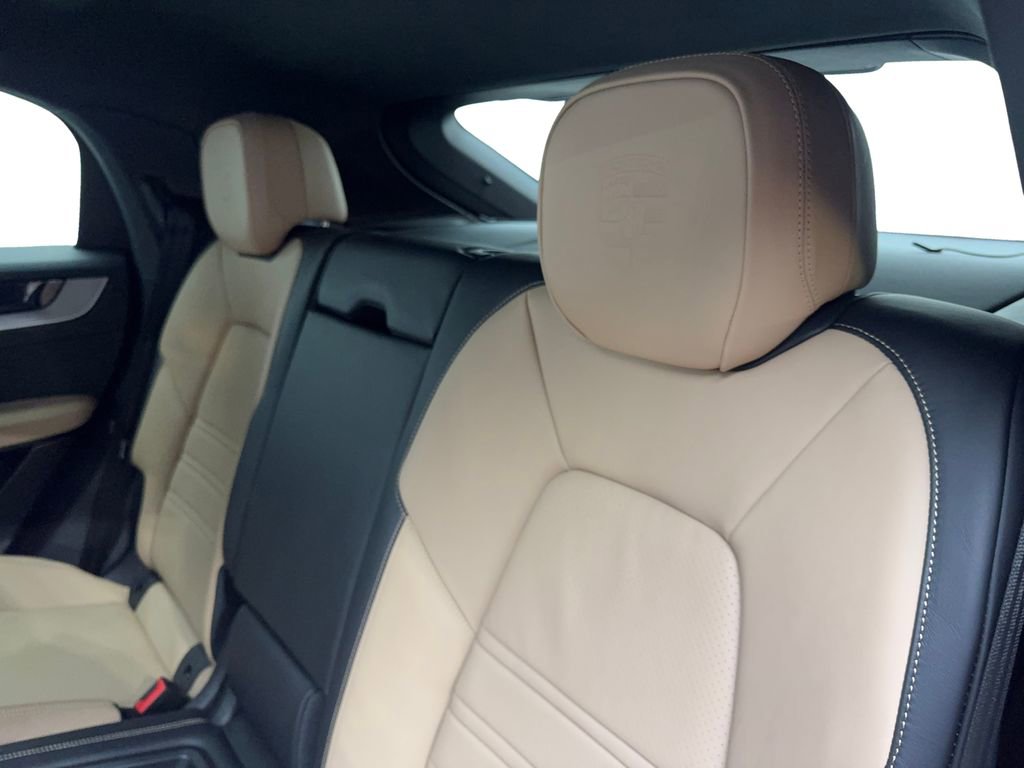 Used 2026 Porsche Cayenne Coupe image 34