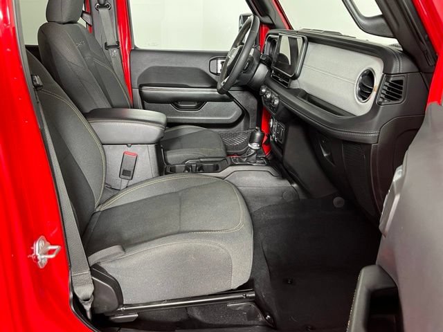 Used 2024 Jeep Wrangler Unlimited Sahara AWD/4WD image 30