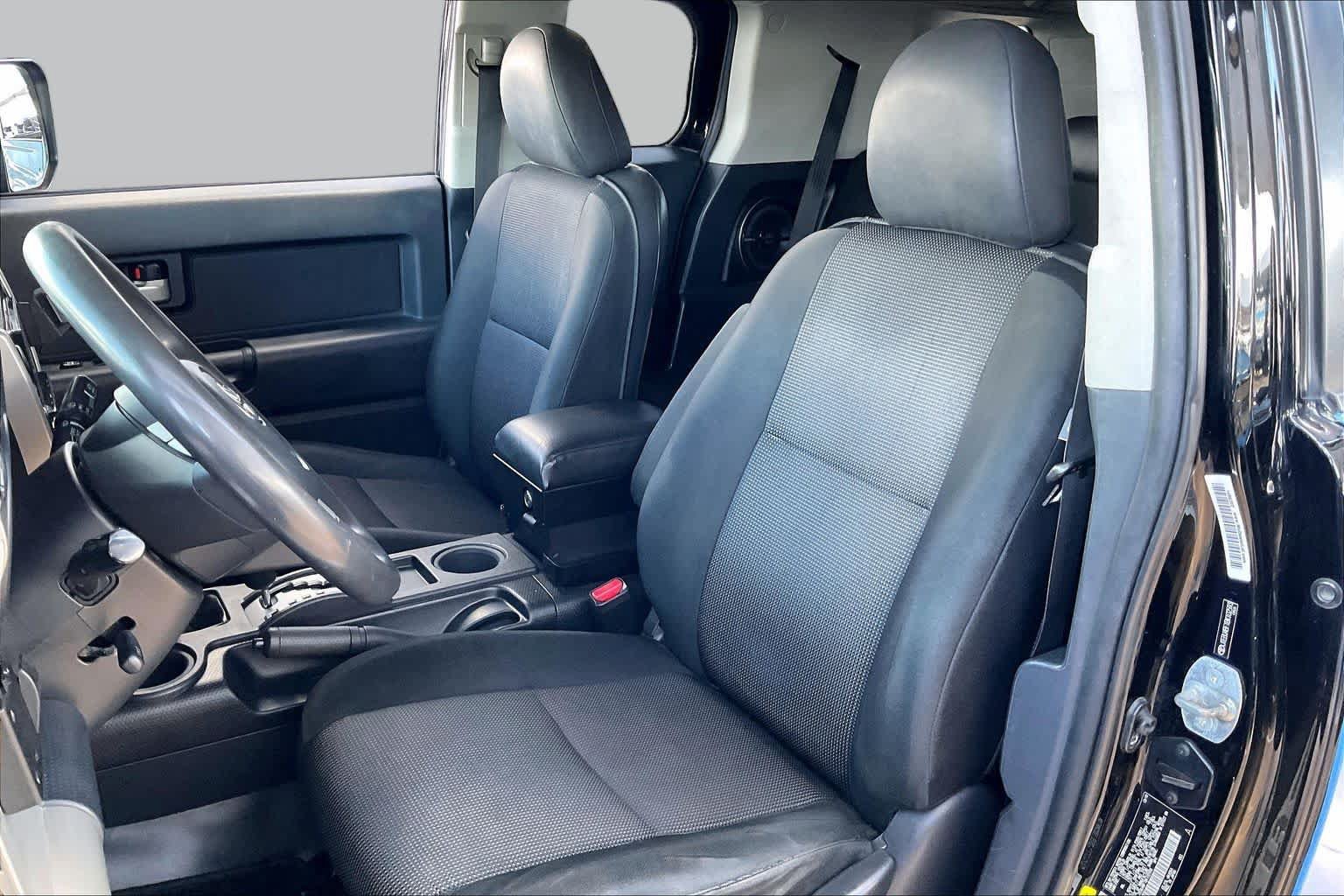 Used 2011 Toyota FJ Cruiser 4WD w/ TRD Sport Pkg image 8