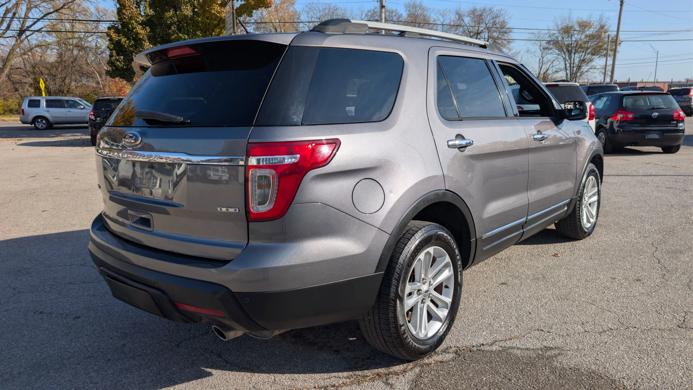 Used 2013 Ford Explorer XLT w/ Class III Trailer Tow Pkg image 6