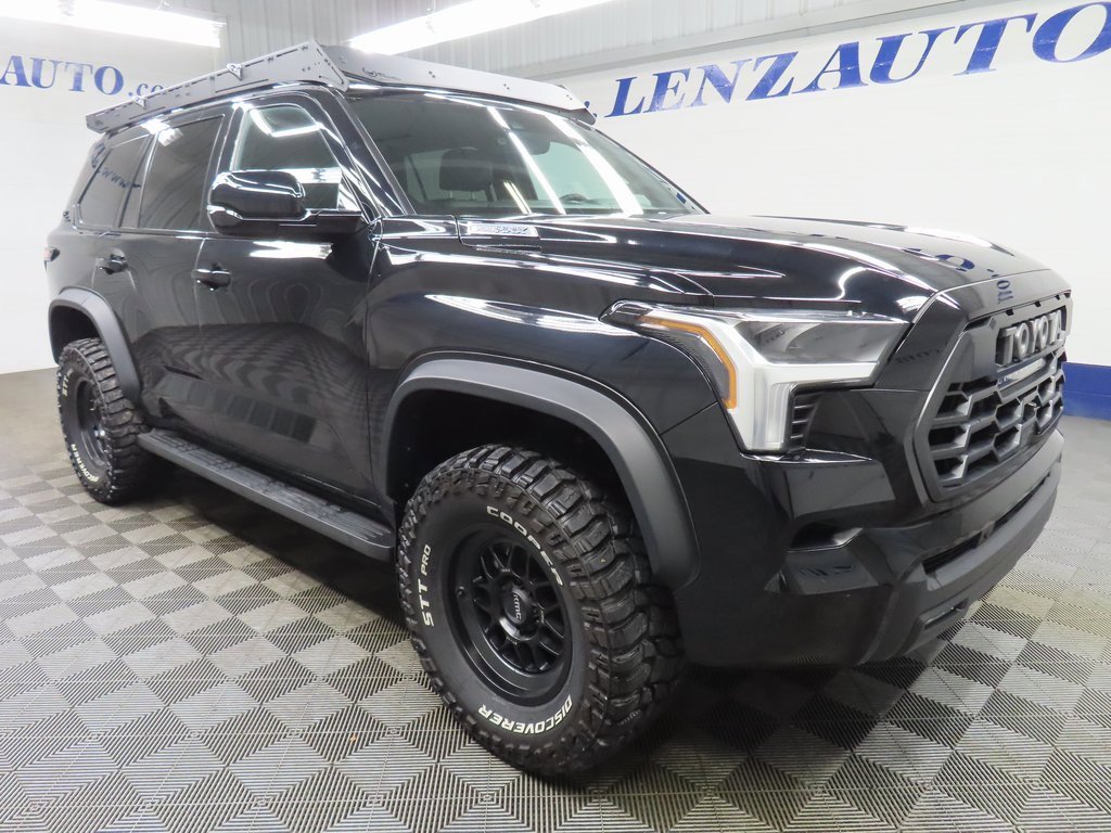 Used 2025 Toyota Sequoia SR5 video 3