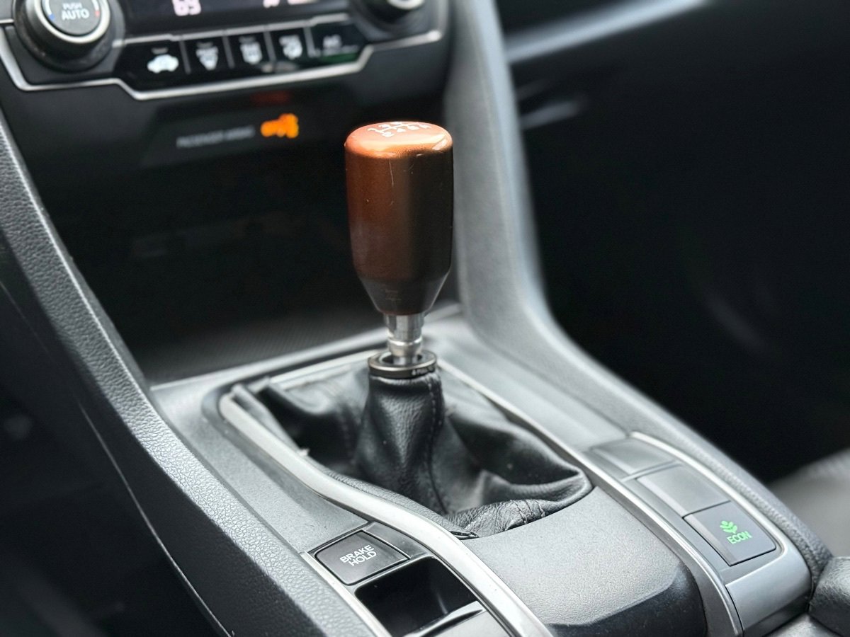 Used 2018 Honda Civic Sport image 32