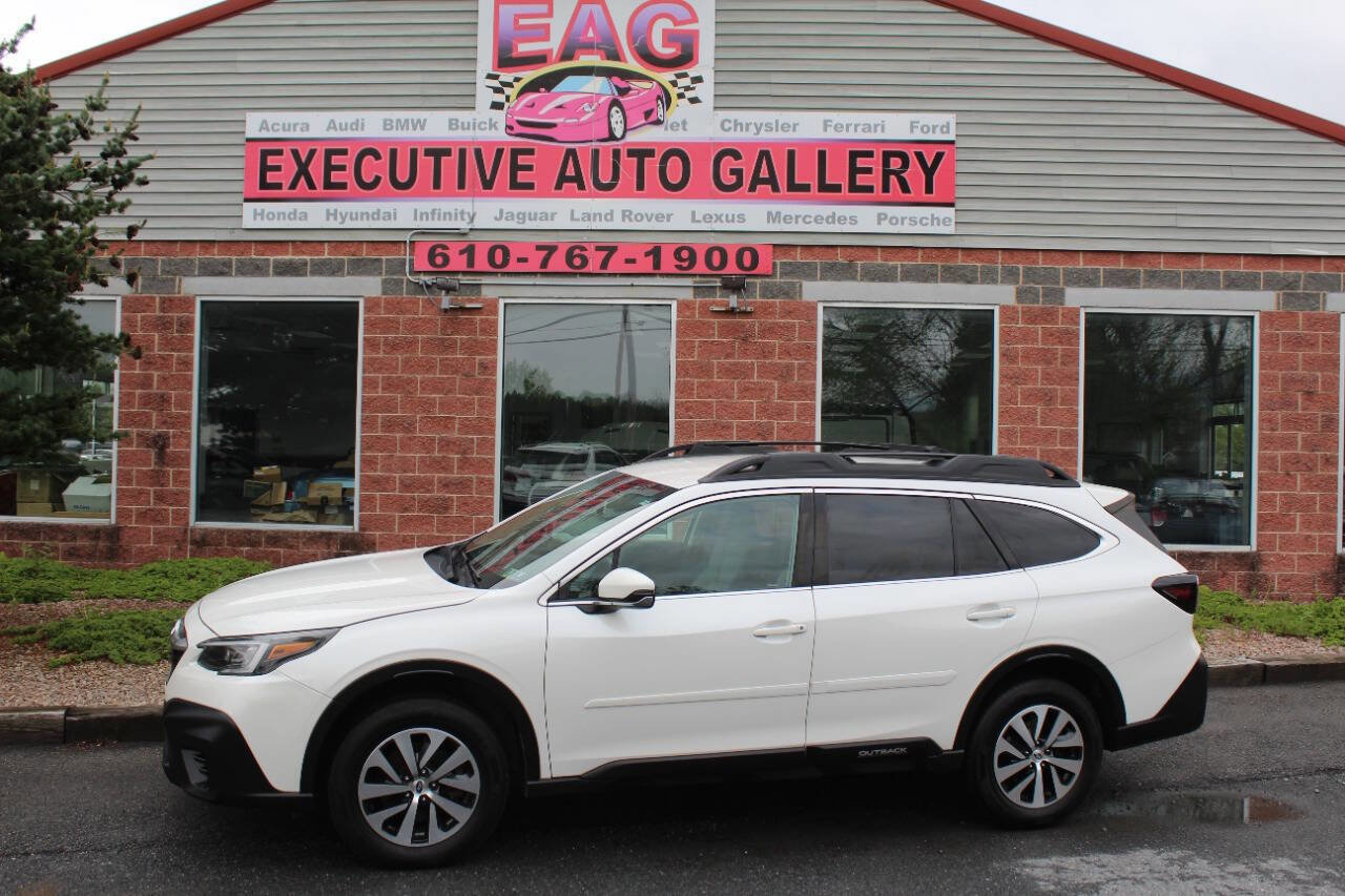 Used 2022 Subaru Outback Premium AWD/4WD image 1