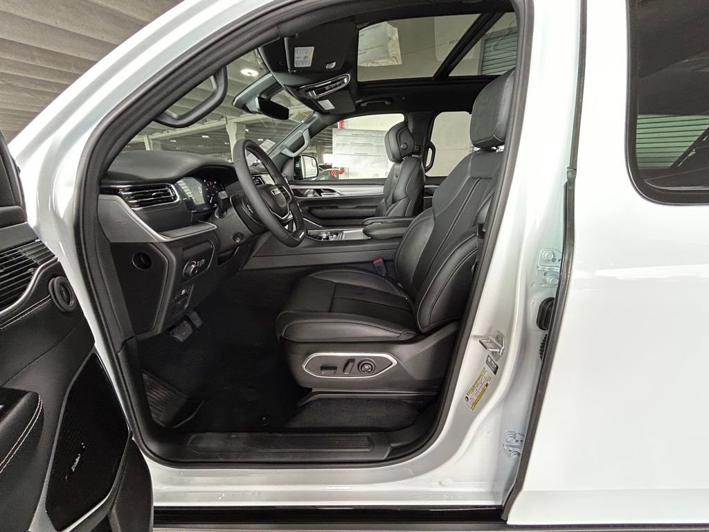 New 2026 Jeep Grand Wagoneer L Limited image 15