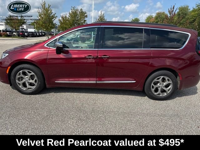 Used 2023 Chrysler Pacifica Limited w/ Uconnect Theater Family Group FWD image 4