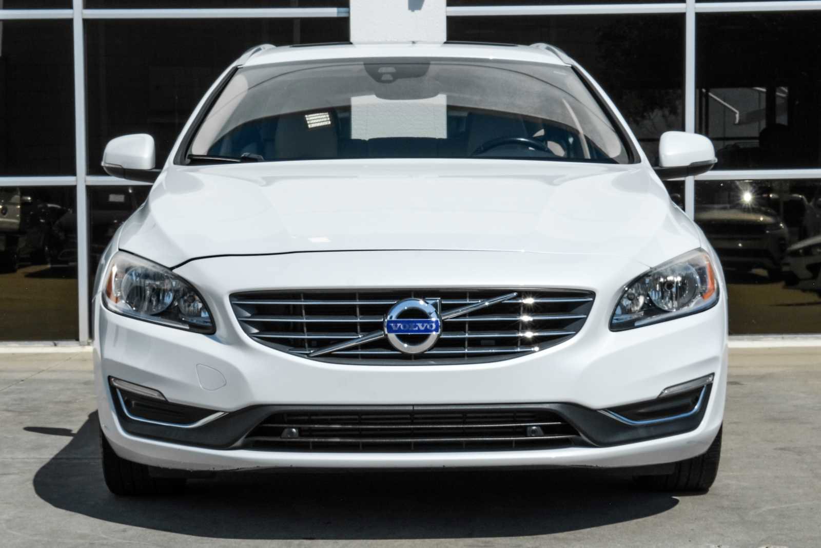 Used 2017 Volvo V60 T5 Premier w/ Convenience Package image 6