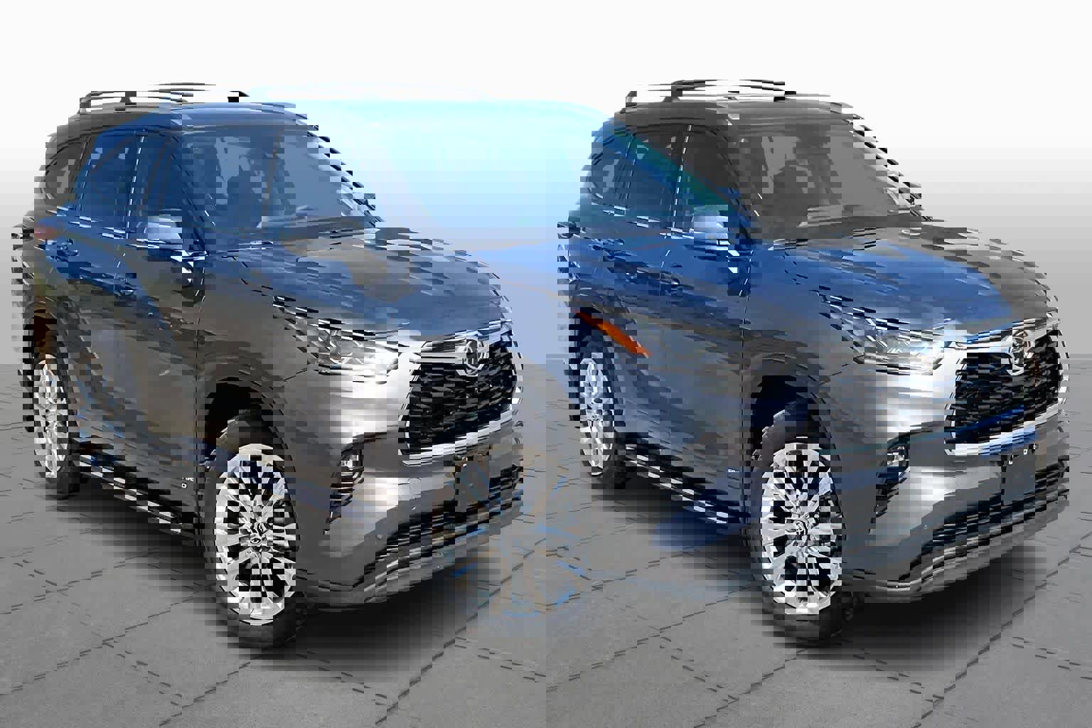 Used 2025 Toyota Highlander Limited image 3