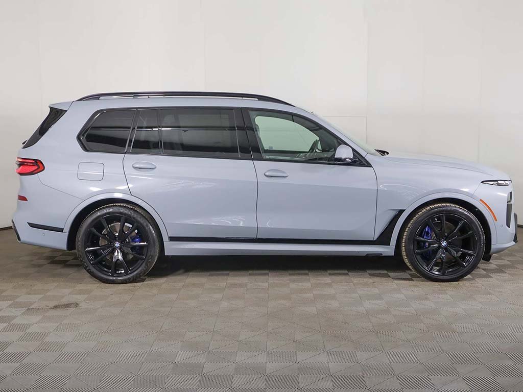 Used 2024 BMW X7 xDrive40i w/ Executive Package image 21