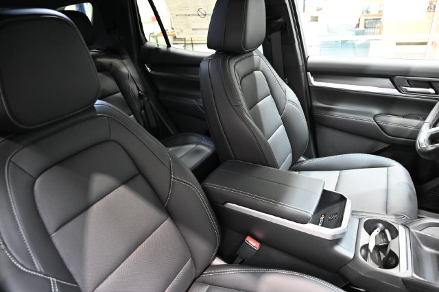 New 2027 GMC Terrain Elevation w/ Elevation Premium Package AWD/4WD image 8