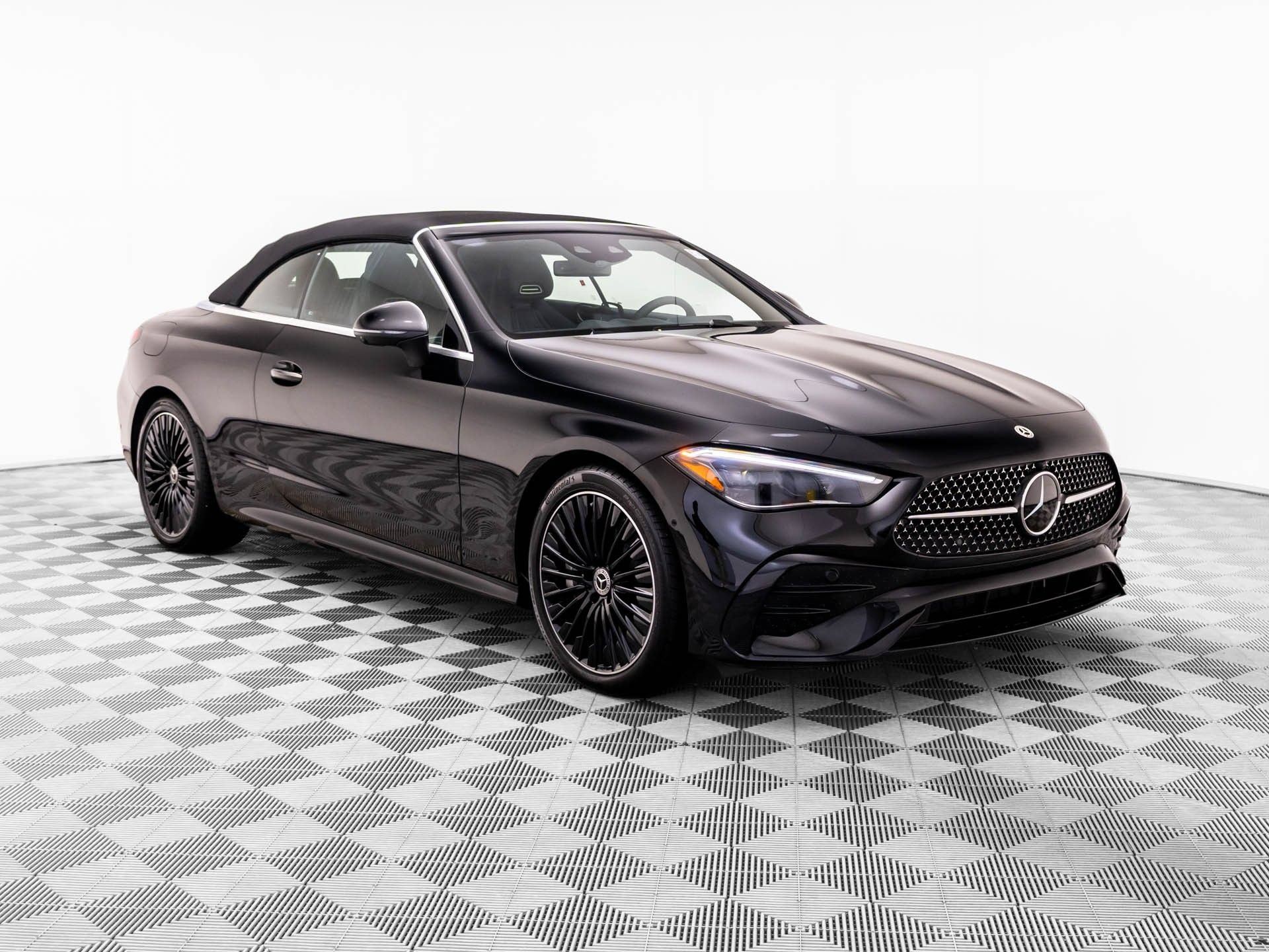 Used 2027 Mercedes-Benz CLE 450 4MATIC Cabriolet image 7