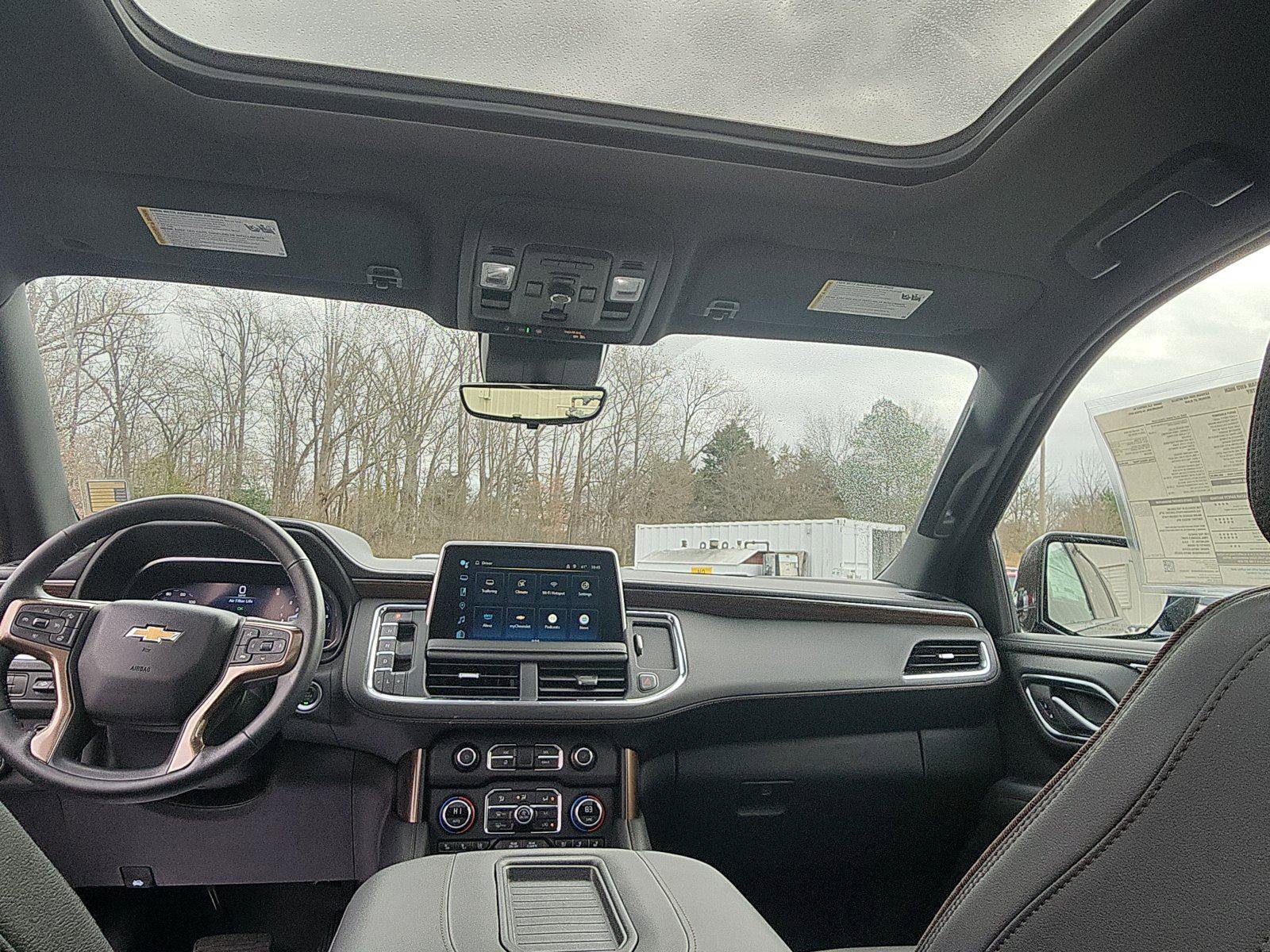 New 2024 Chevrolet Suburban High Country image 25