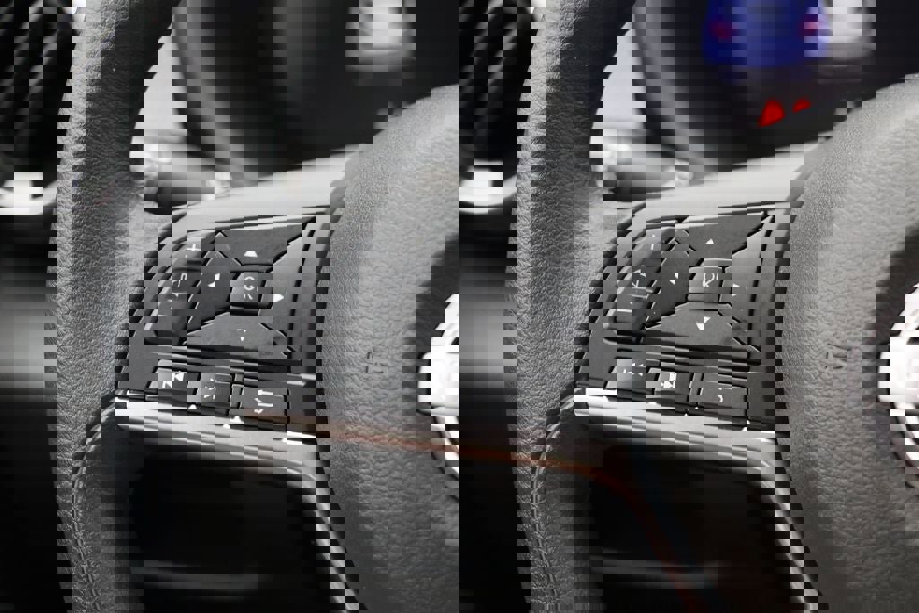 Used 2024 Nissan Kicks SV image 17