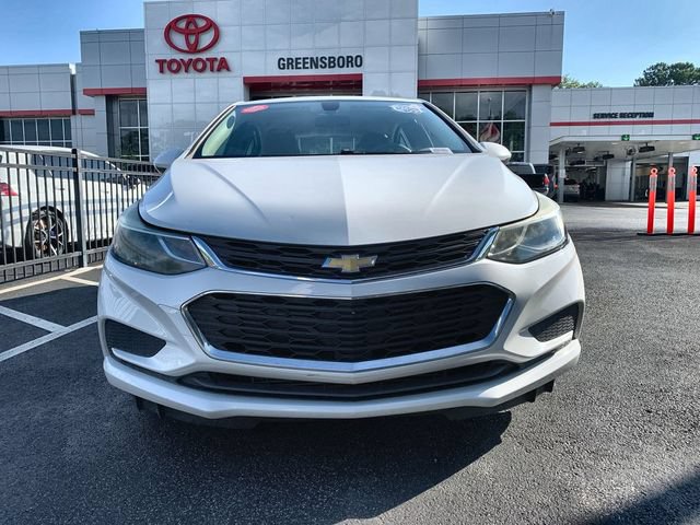 Used 2018 Chevrolet Cruze LT FWD image 3