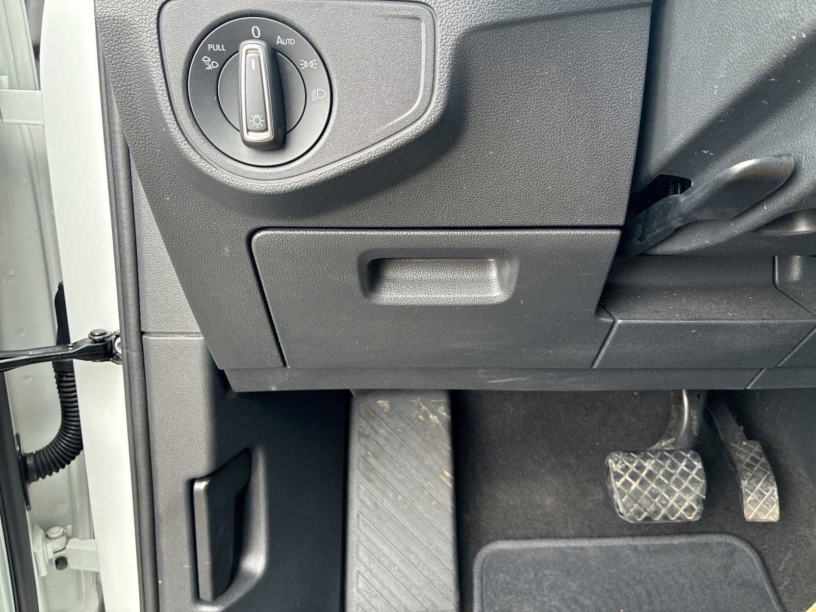 Used 2020 Volkswagen Atlas Cross Sport SEL image 17