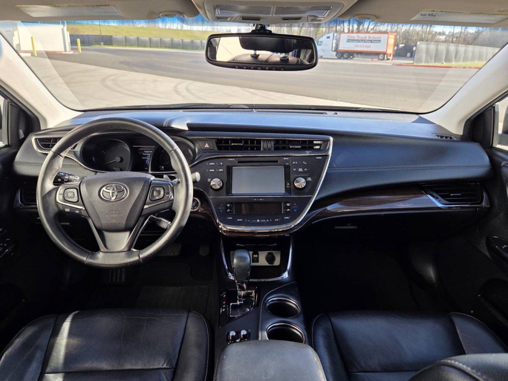 Used 2015 Toyota Avalon XLE Touring image 18