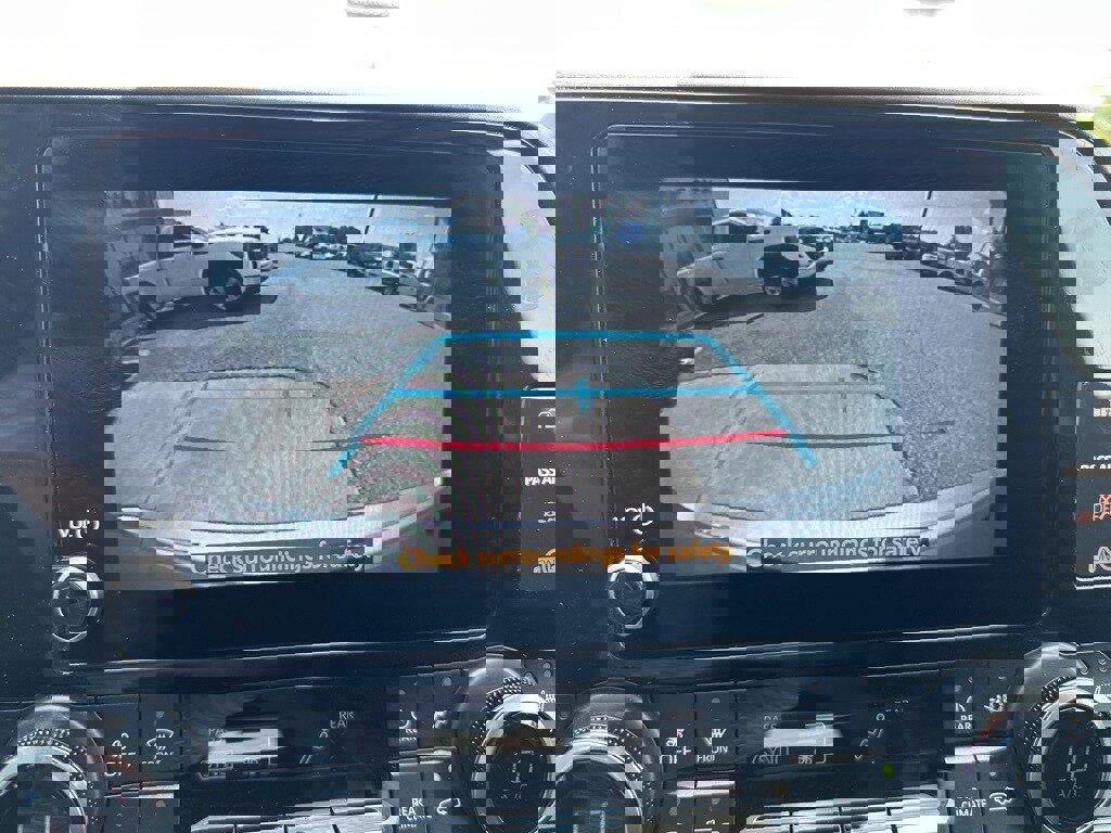 Used 2024 Toyota Highlander XLE image 28