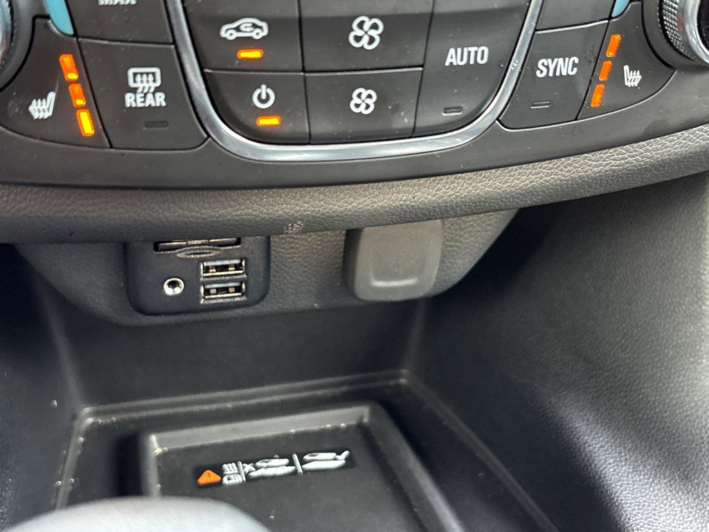 Used 2023 Chevrolet Traverse RS image 9