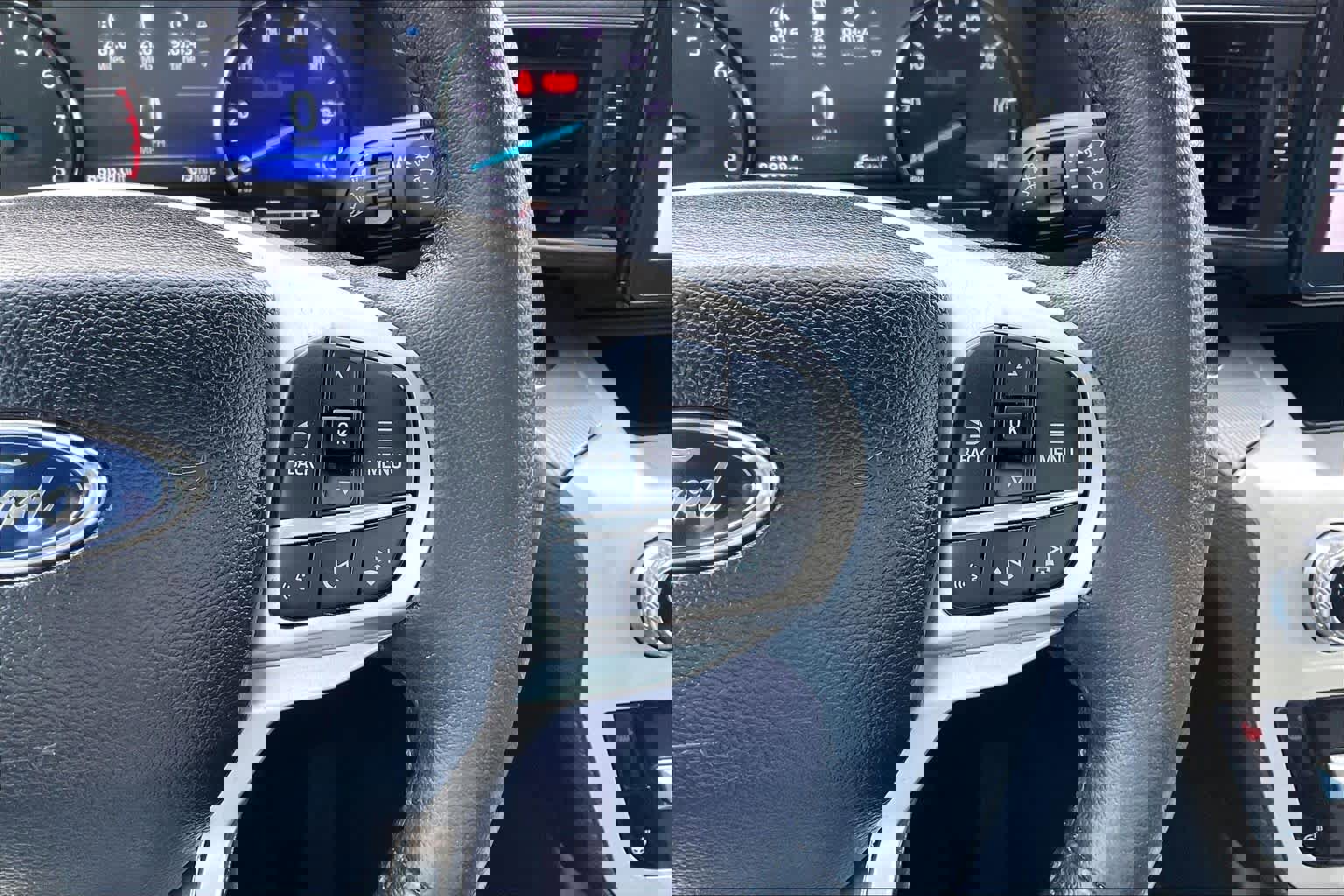 Used 2022 Ford Explorer XLT w/ Equipment Group 202A image 25