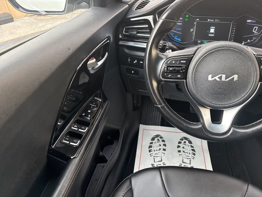 Used 2022 Kia Niro Touring Special Edition FWD image 24
