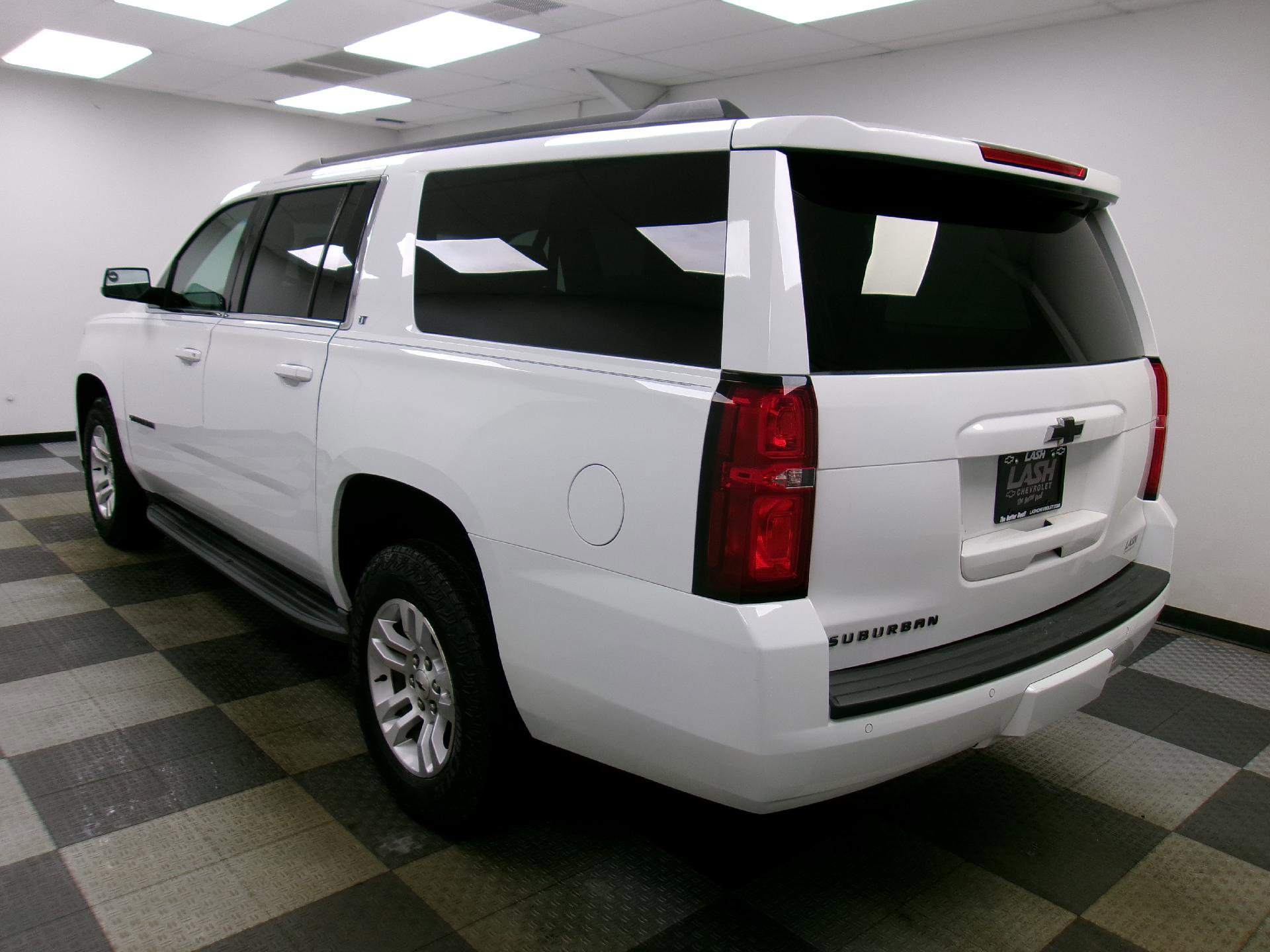 Used 2018 Chevrolet Suburban LT image 2