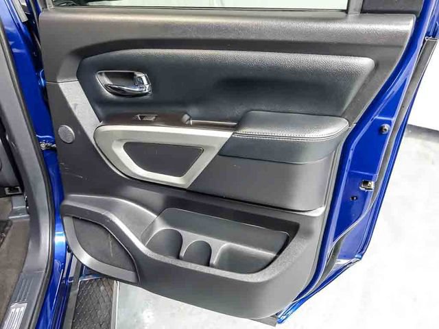 Used 2020 Nissan Titan SL AWD/4WD image 30