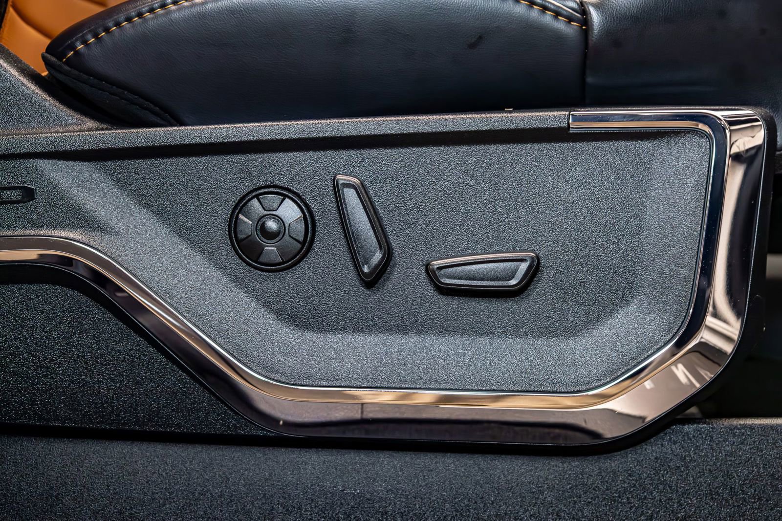 Used 2024 Ford F350 Platinum image 26