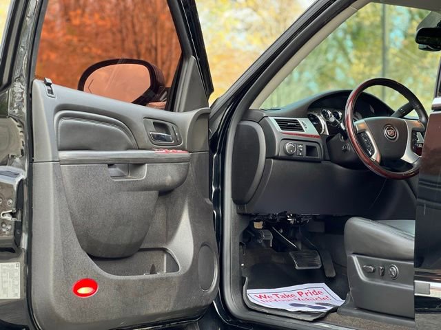 Used 2013 Cadillac Escalade EXT Premium image 9