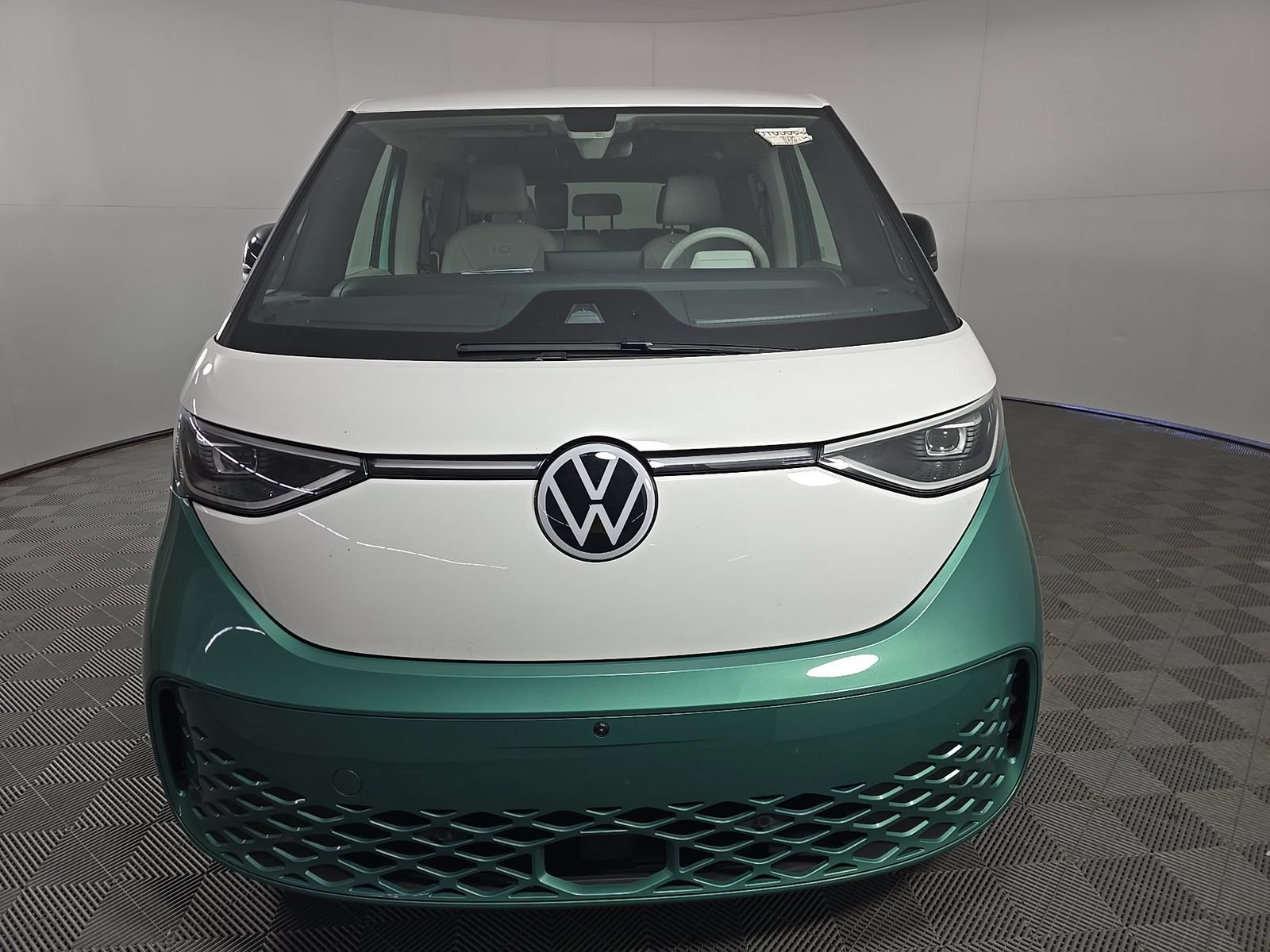 Used 2025 Volkswagen ID. Buzz 1st Edition RWD image 18