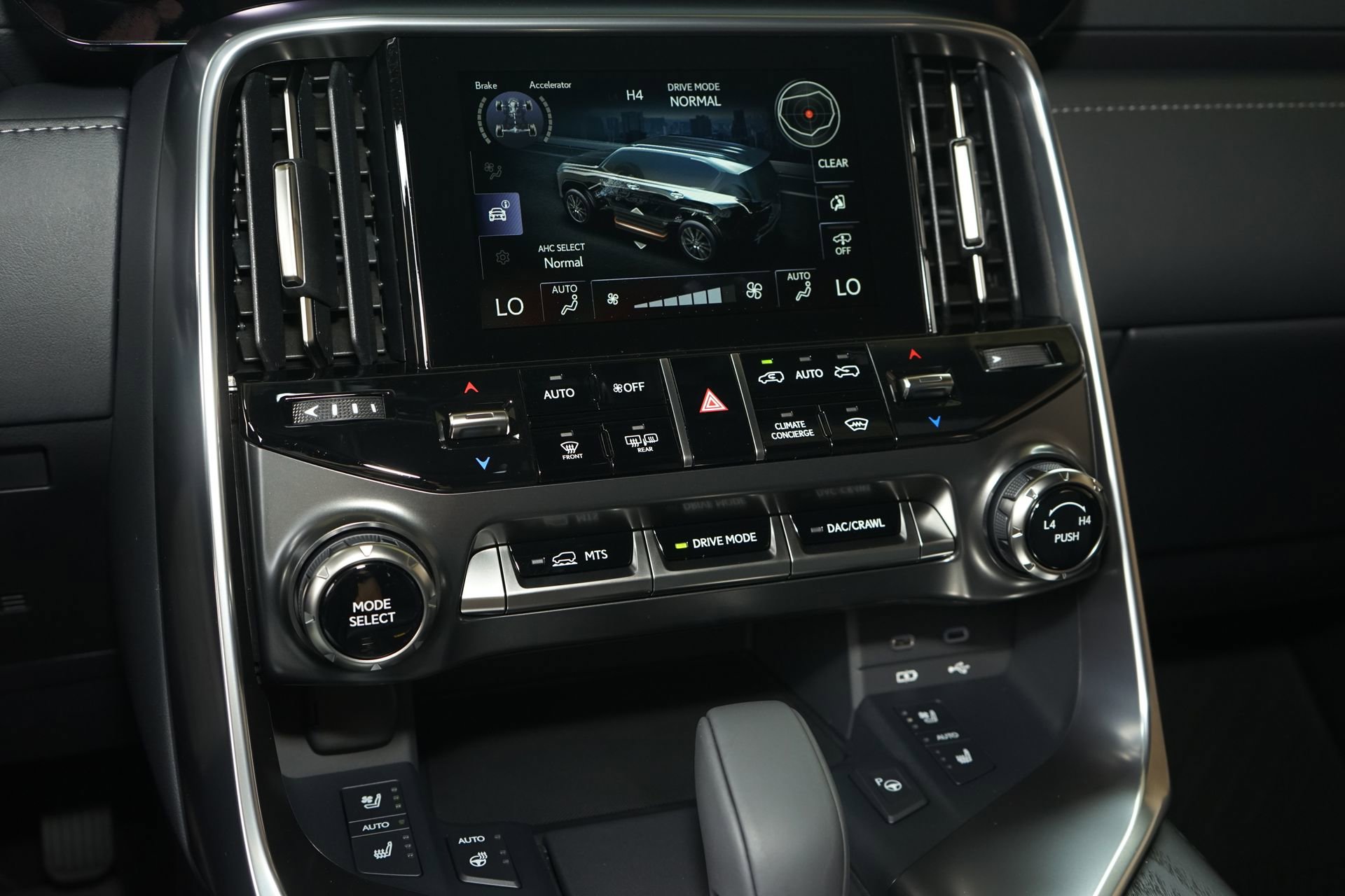 Used 2026 Lexus LX 700h Luxury w/ Accessory Package (Z1) AWD/4WD image 18