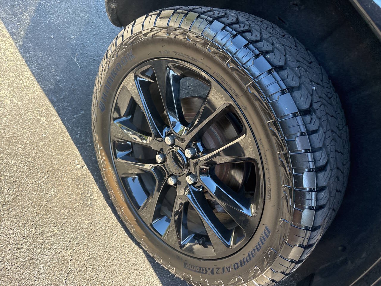Used 2017 Jeep Grand Cherokee Altitude AWD/4WD image 11