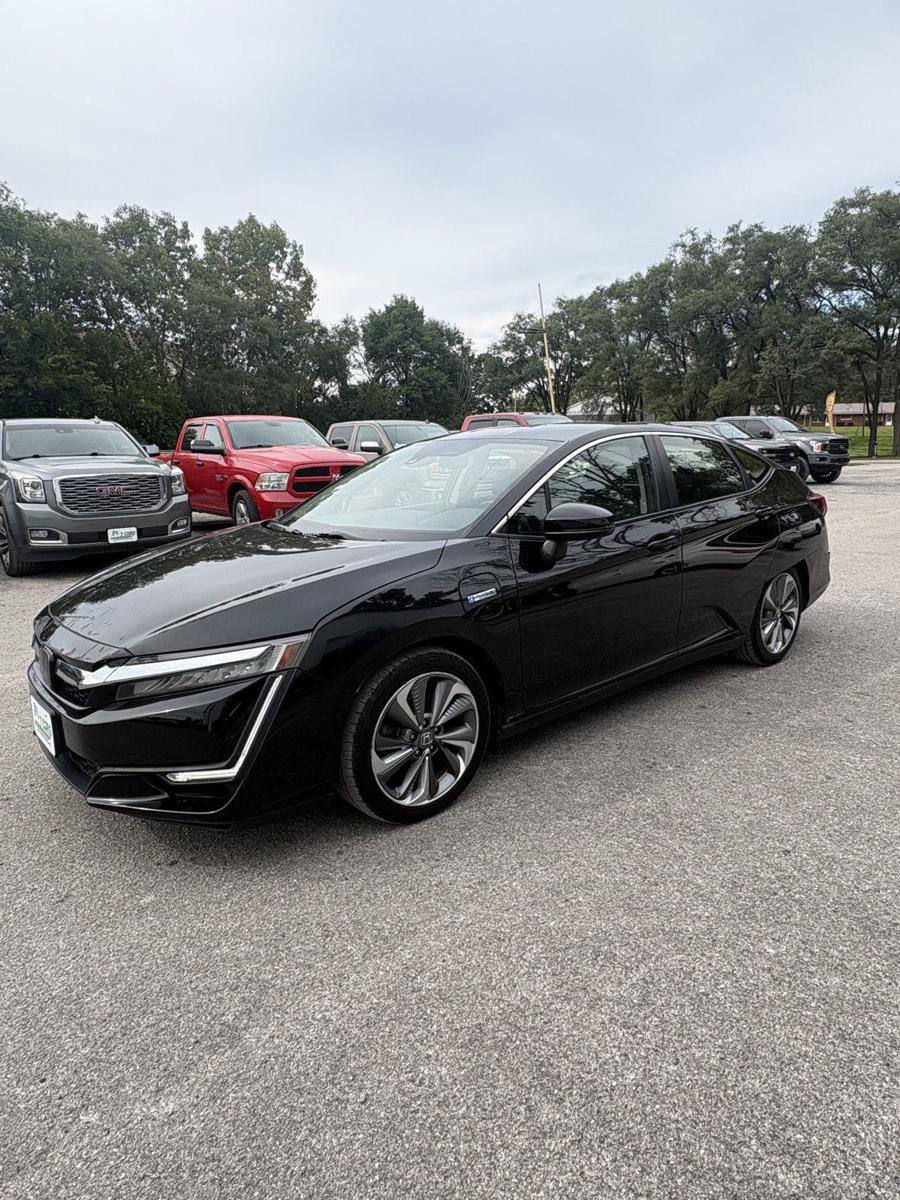 Used 2018 Honda Clarity Touring image 2