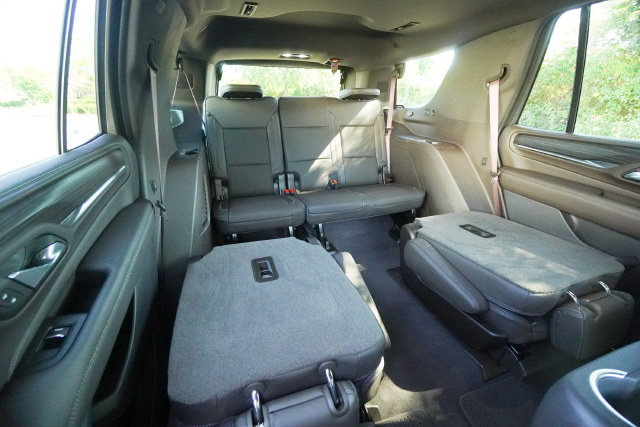 Used 2021 GMC Yukon Denali w/ Denali Ultimate Package AWD/4WD image 24