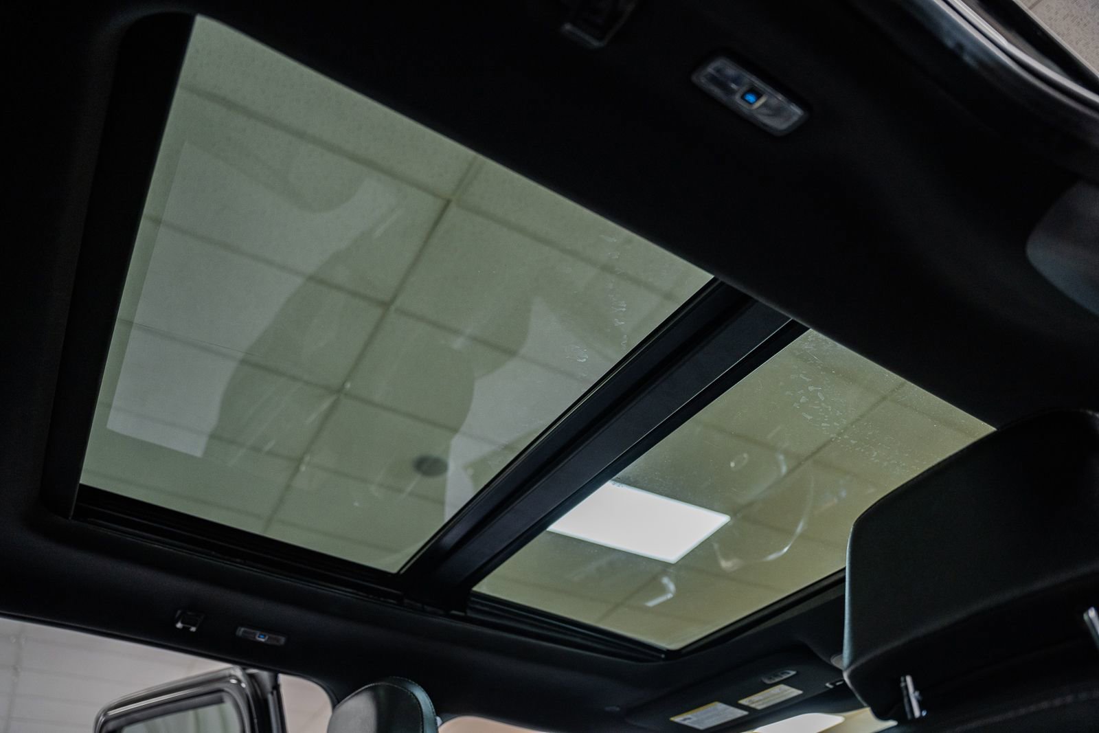 Certified 2023 Ford F150 Lariat w/ Equipment Group 502A High image 40