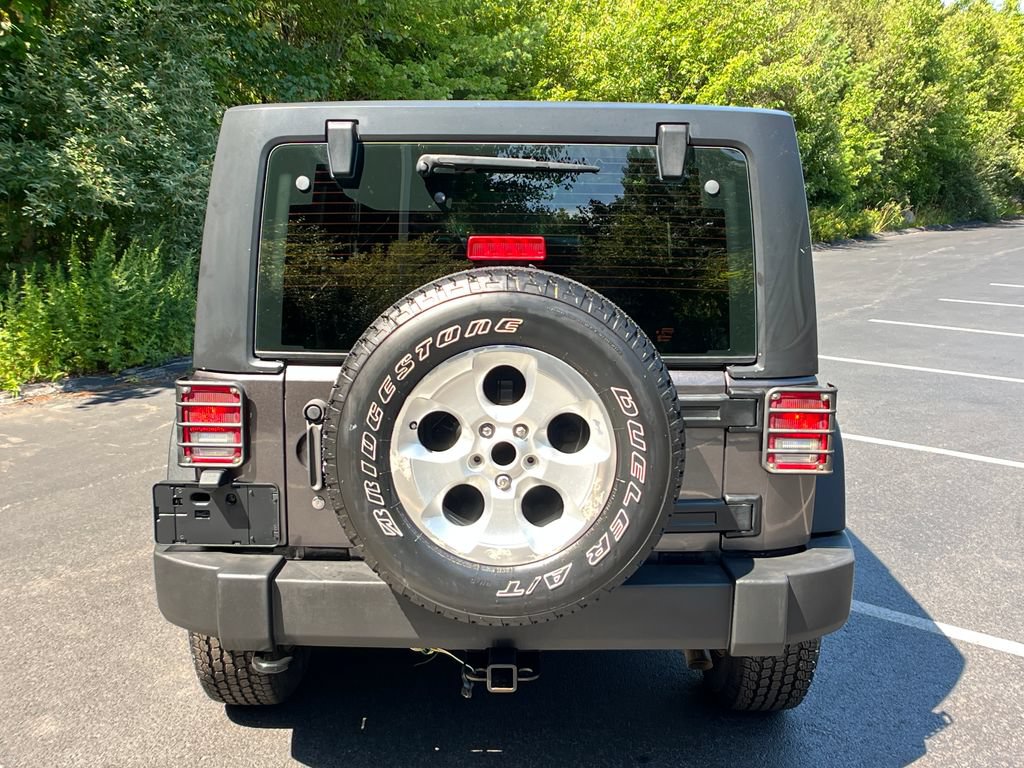Used 2016 Jeep Wrangler Unlimited Sport w/ Connectivity Group AWD/4WD image 4