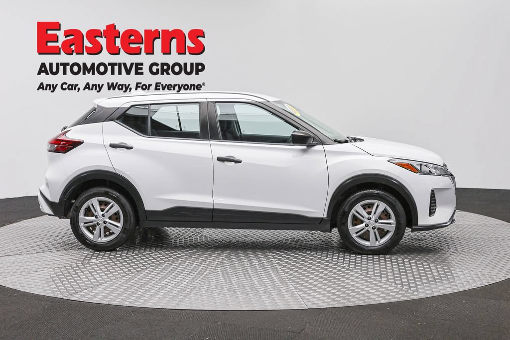 Used 2022 Nissan Kicks S FWD image 6