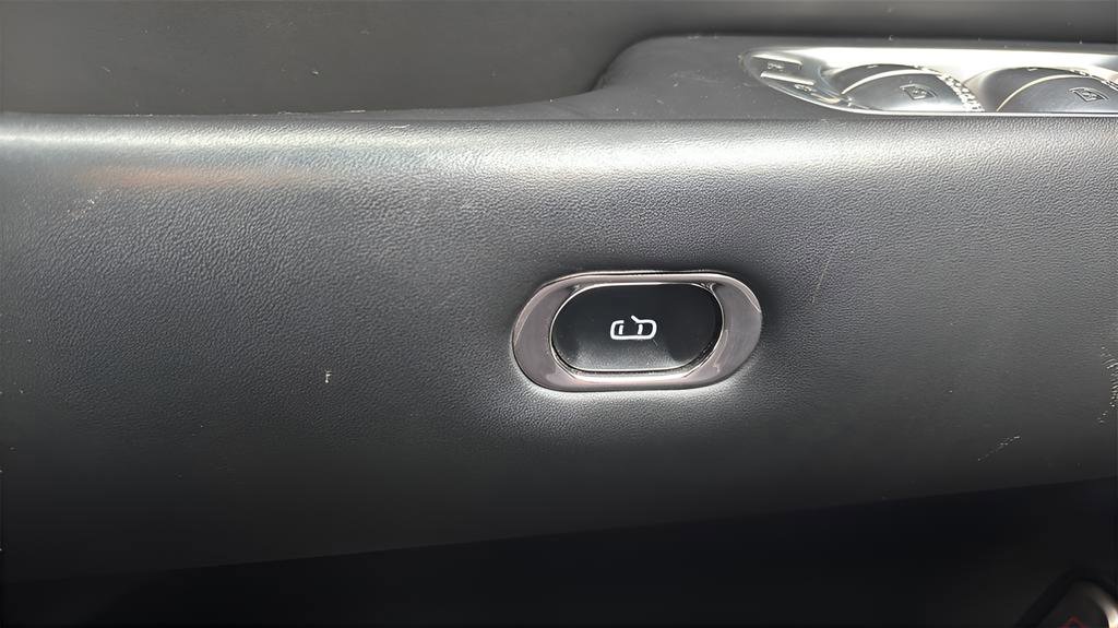 Used 2023 Genesis G90 3.5T AWD/4WD image 30
