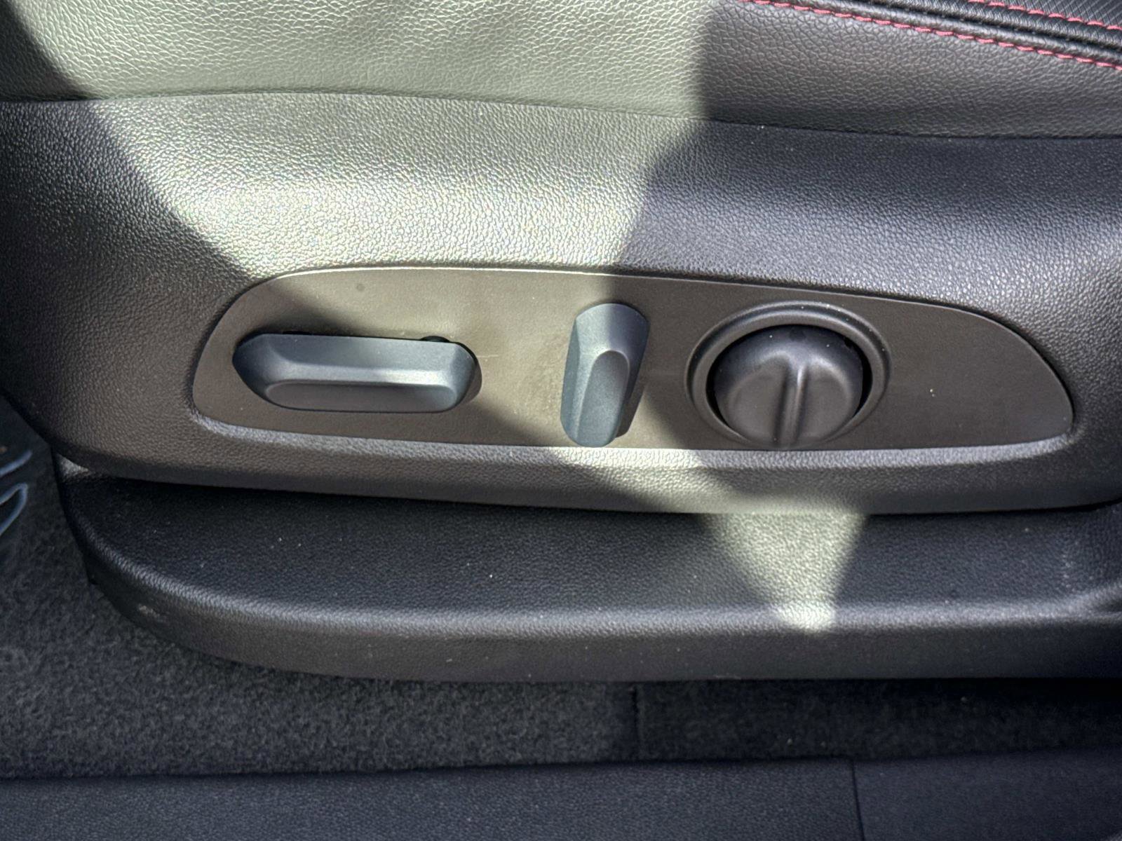 Used 2023 Chevrolet Equinox RS image 16