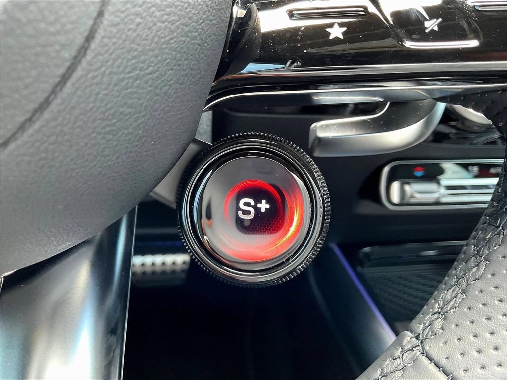 Used 2025 Mercedes-Benz GLA 35 AMG 4MATIC image 17