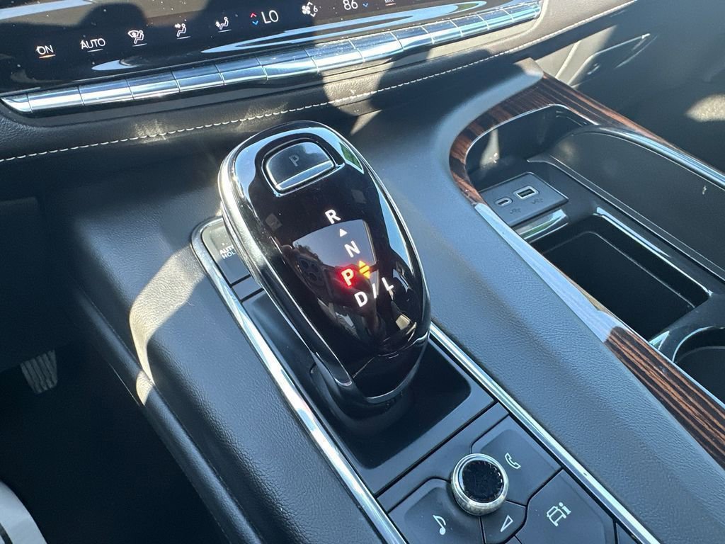 Used 2023 Cadillac Escalade ESV Premium Luxury image 30