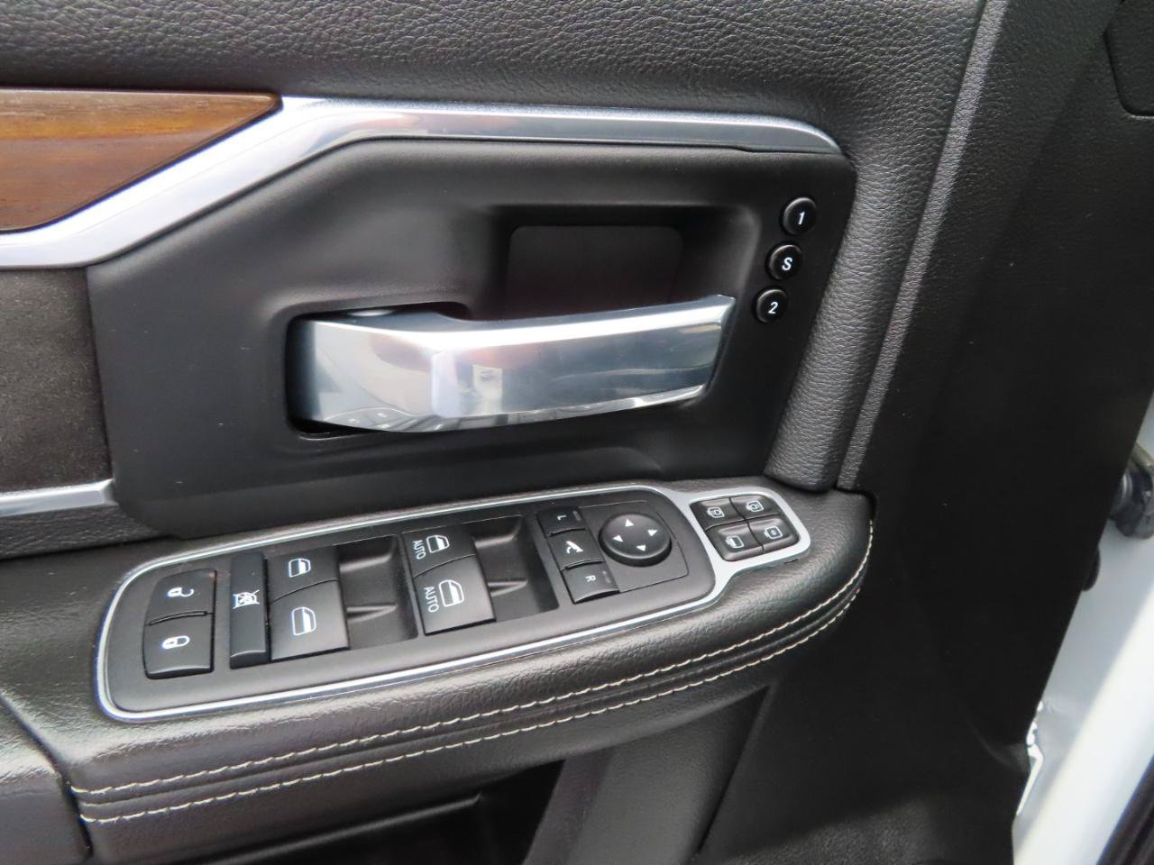 Used 2024 RAM 2500 Laramie AWD/4WD image 27